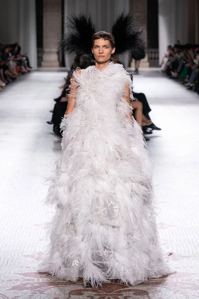 Look 48